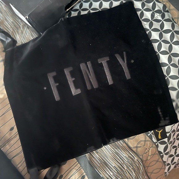 Rihanna fenty pumas - Picture 3 of 3